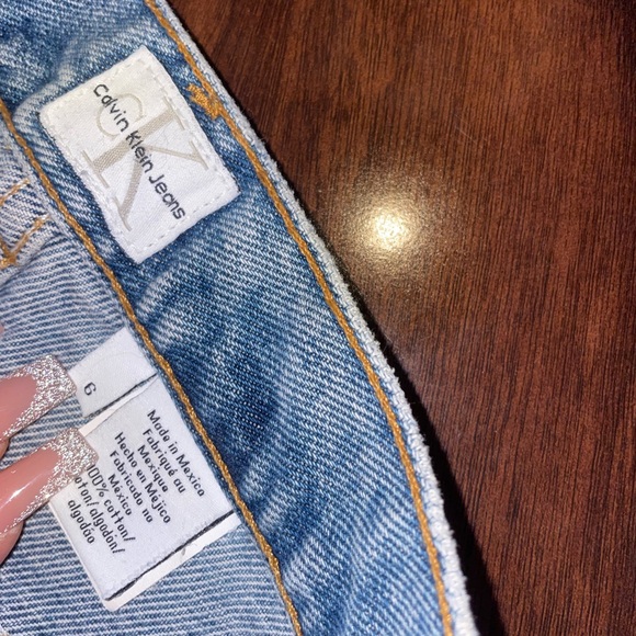 Vintage high waisted Calvin Klein light washed jeans - Picture 4 of 7